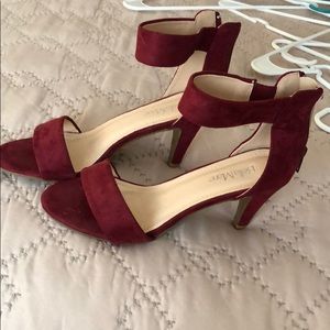 Size 7 maroon red 3.5 in heels